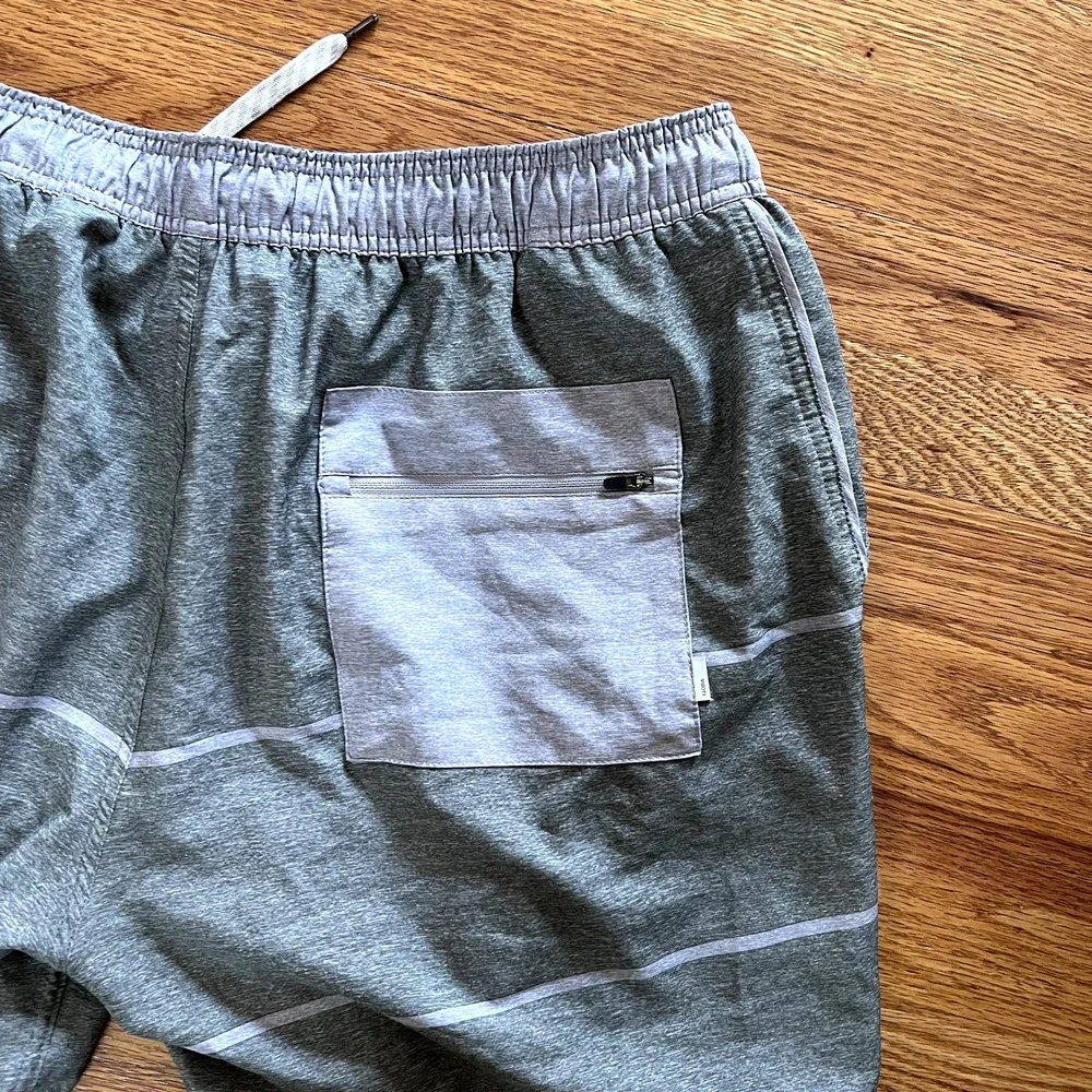 Vuori Mens Shorts XXL Green White Stripe V341 Hybrid Athletic‎ Swim XXL Minimal
